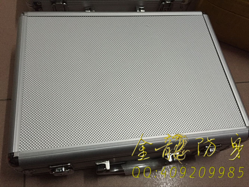 正規(guī)野外防身電警棍買啥子好